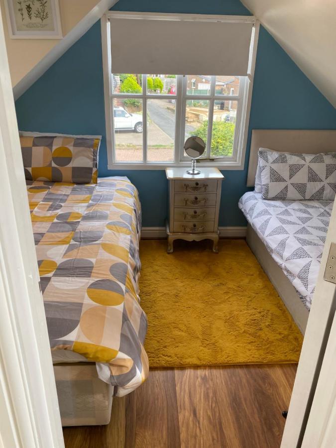 Entire 2-Bedroom Home By Weghomes Rochester  Dış mekan fotoğraf